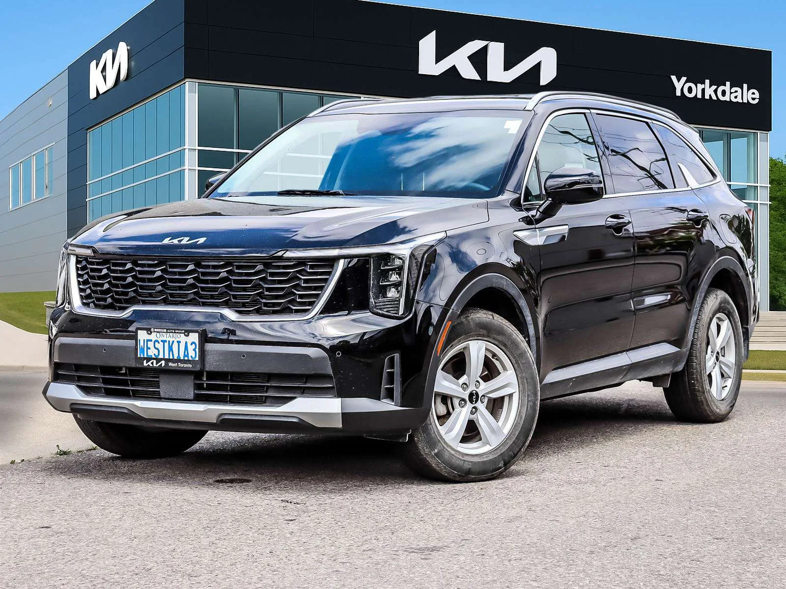 2025 Kia Sorento LX, photo 1 of 16